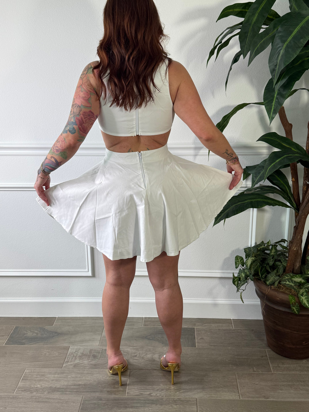 White Collard button sleeveless dress